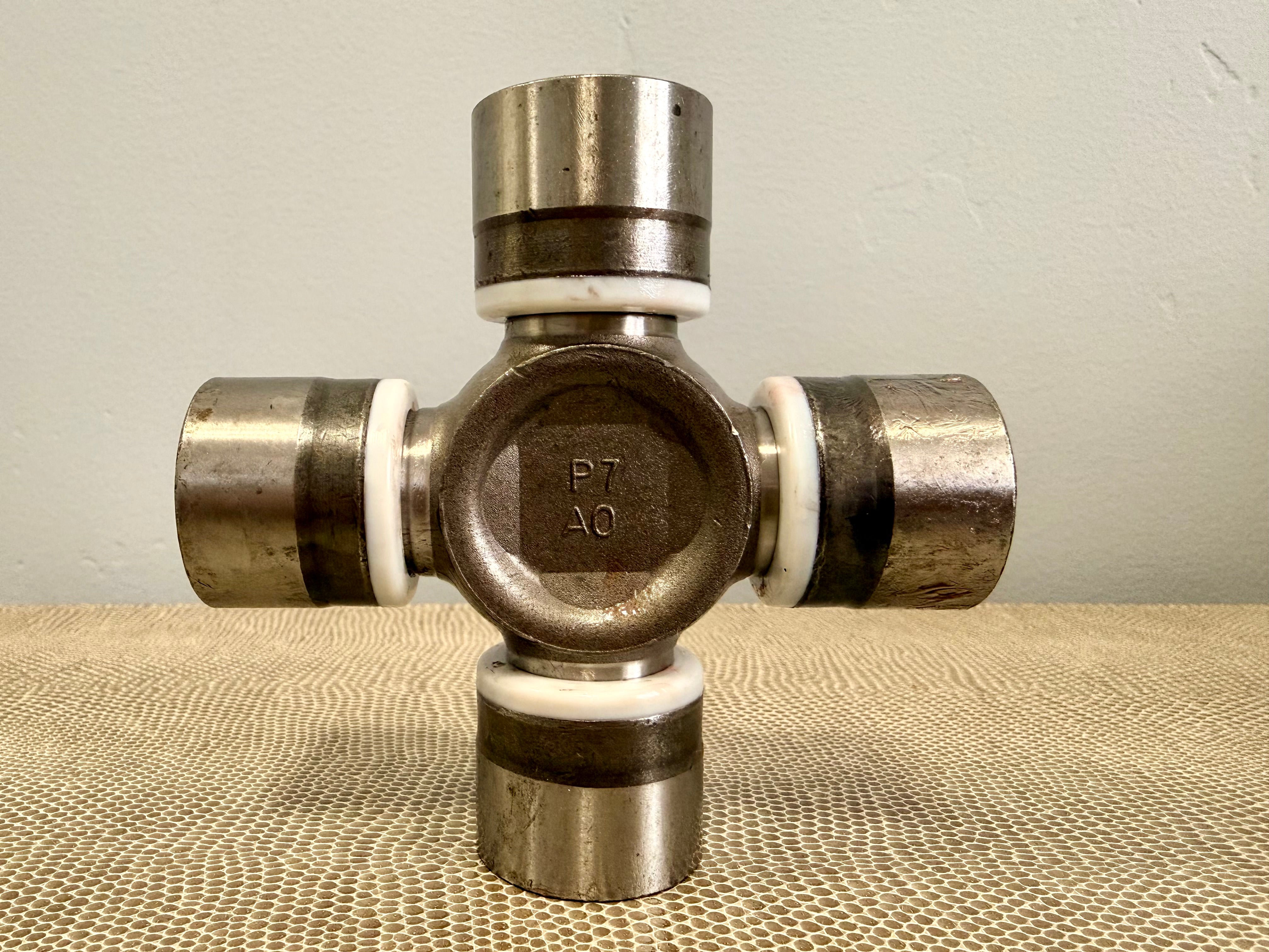 ユーリ 1350 Spicer U-Joint – Driveline Tech & Fab