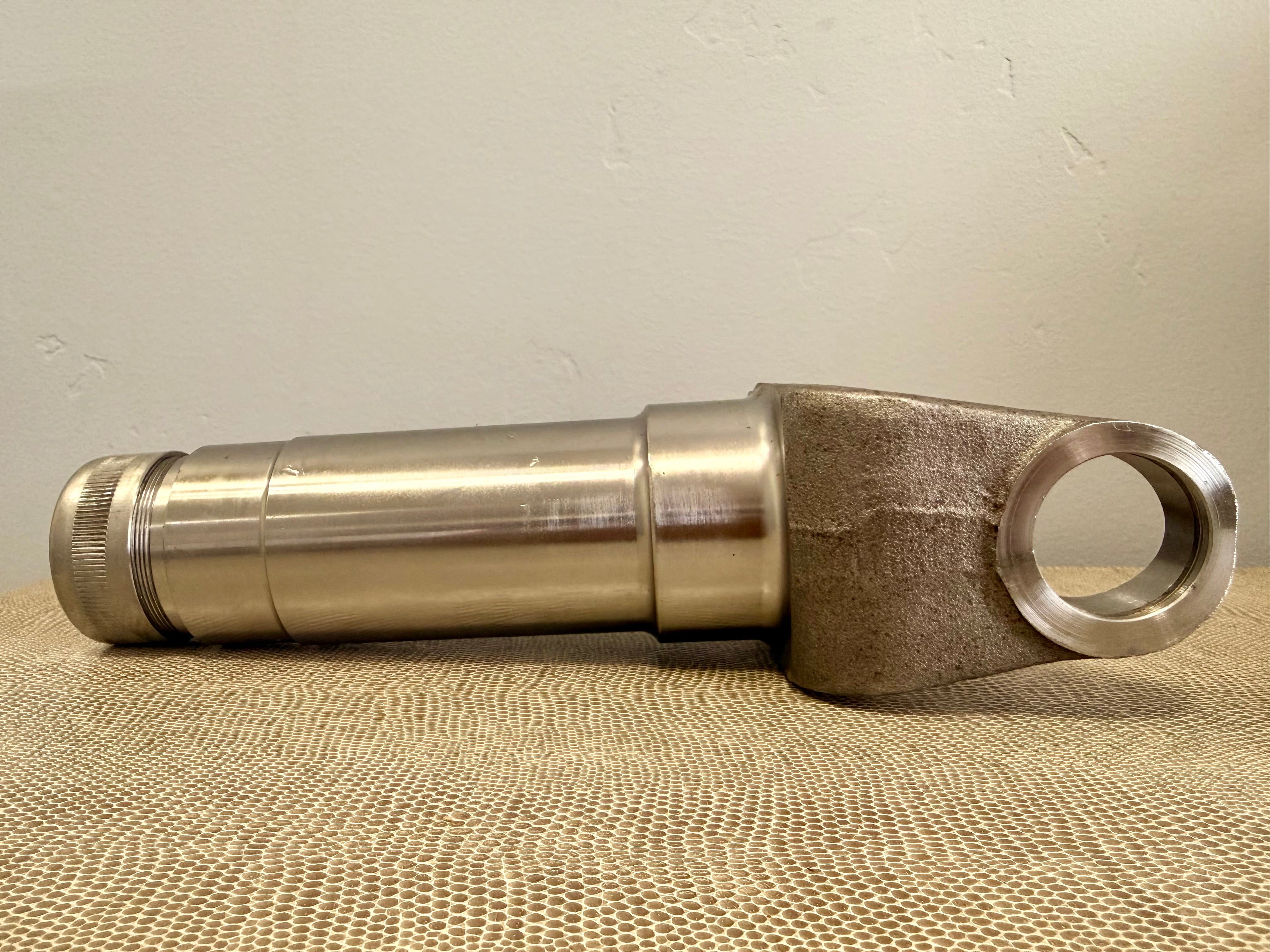 Slip Yoke 1350 1.5-16, High Angle, Forged