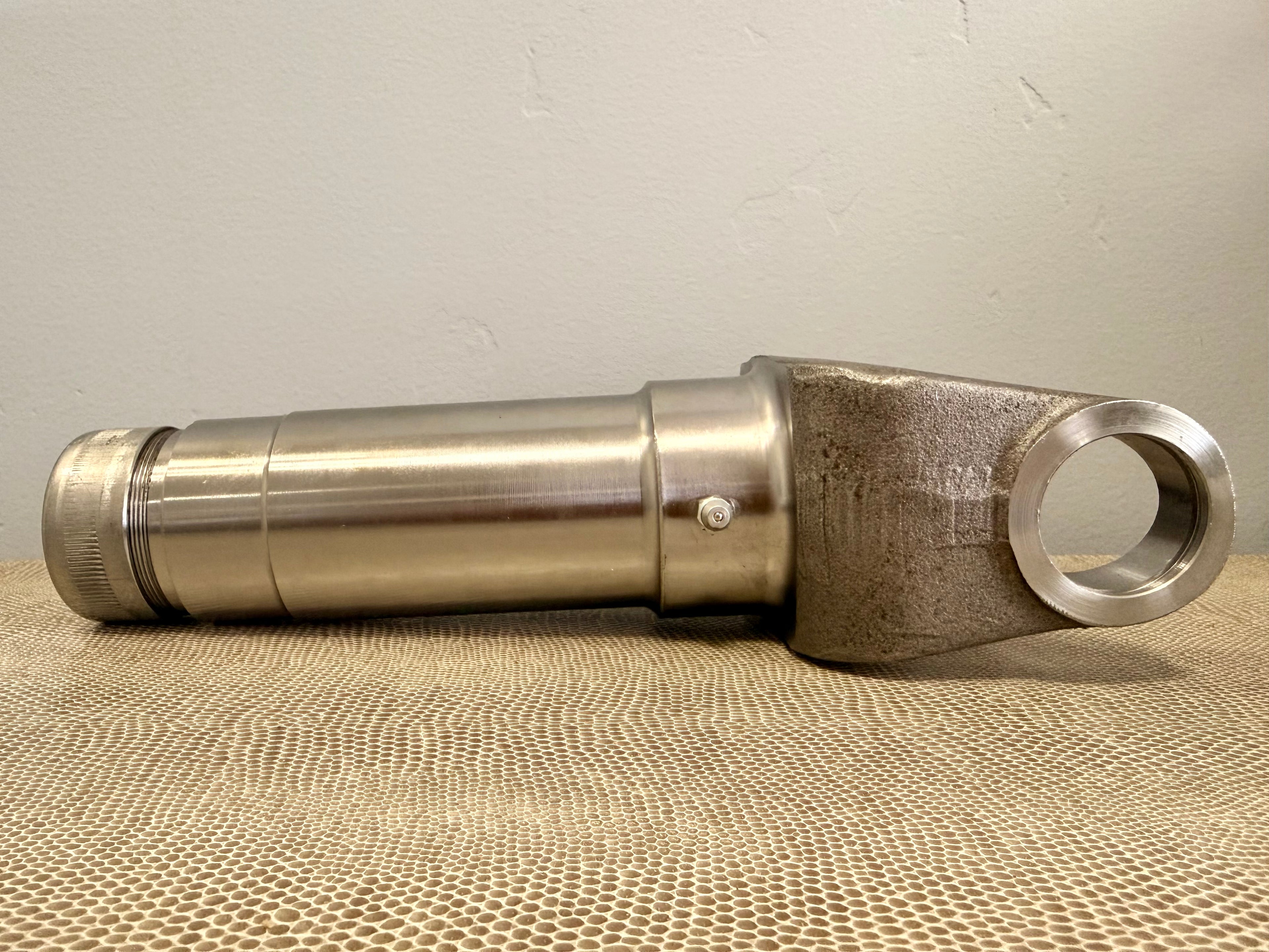 Slip Yoke 1350 1.5-16, High Angle, Forged